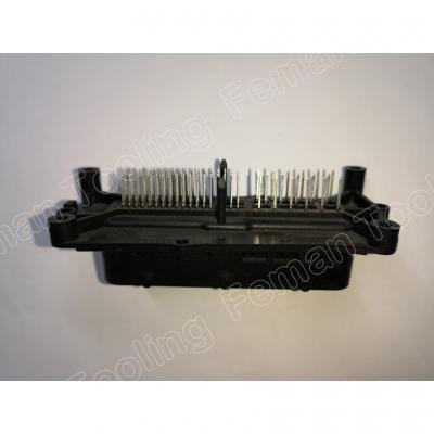 electronics-plastic-innjection-molding-pick-connect-2.jpg